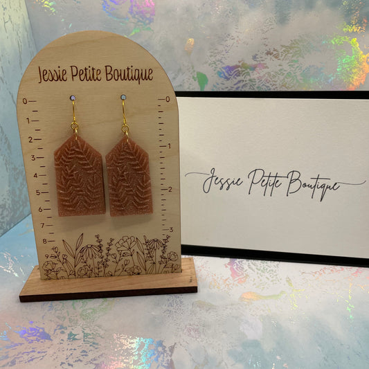 Boucles d'oreilles pentagone beige avec Feuillage