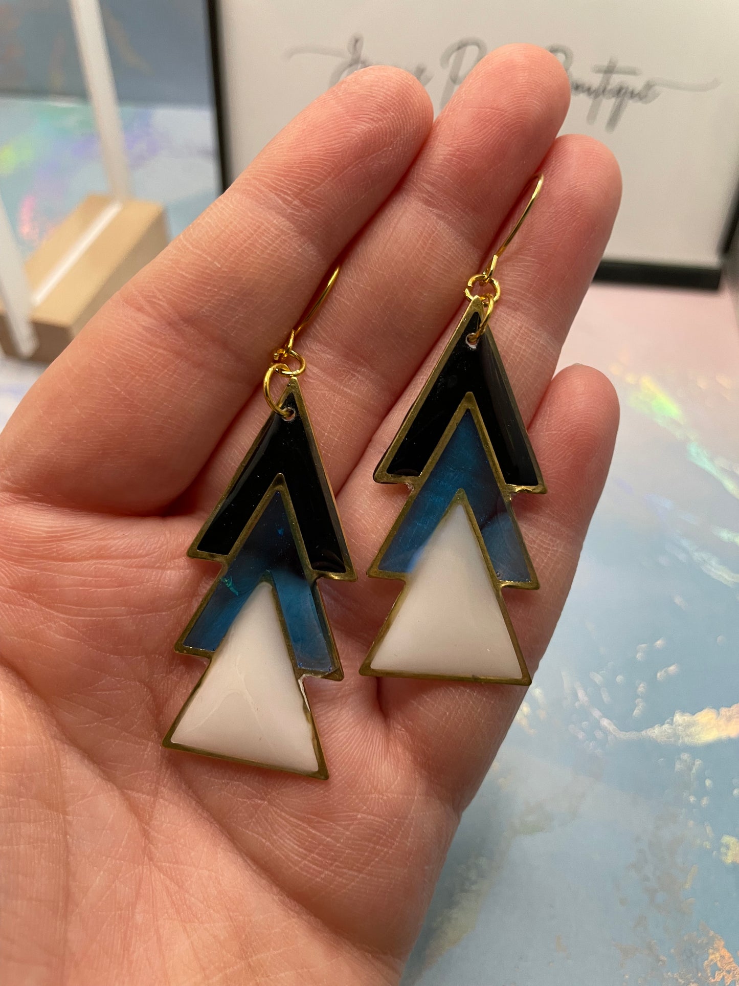 Boucles d'oreilles pendantes triangles noir, bleu et blanc -Acier inoxydable