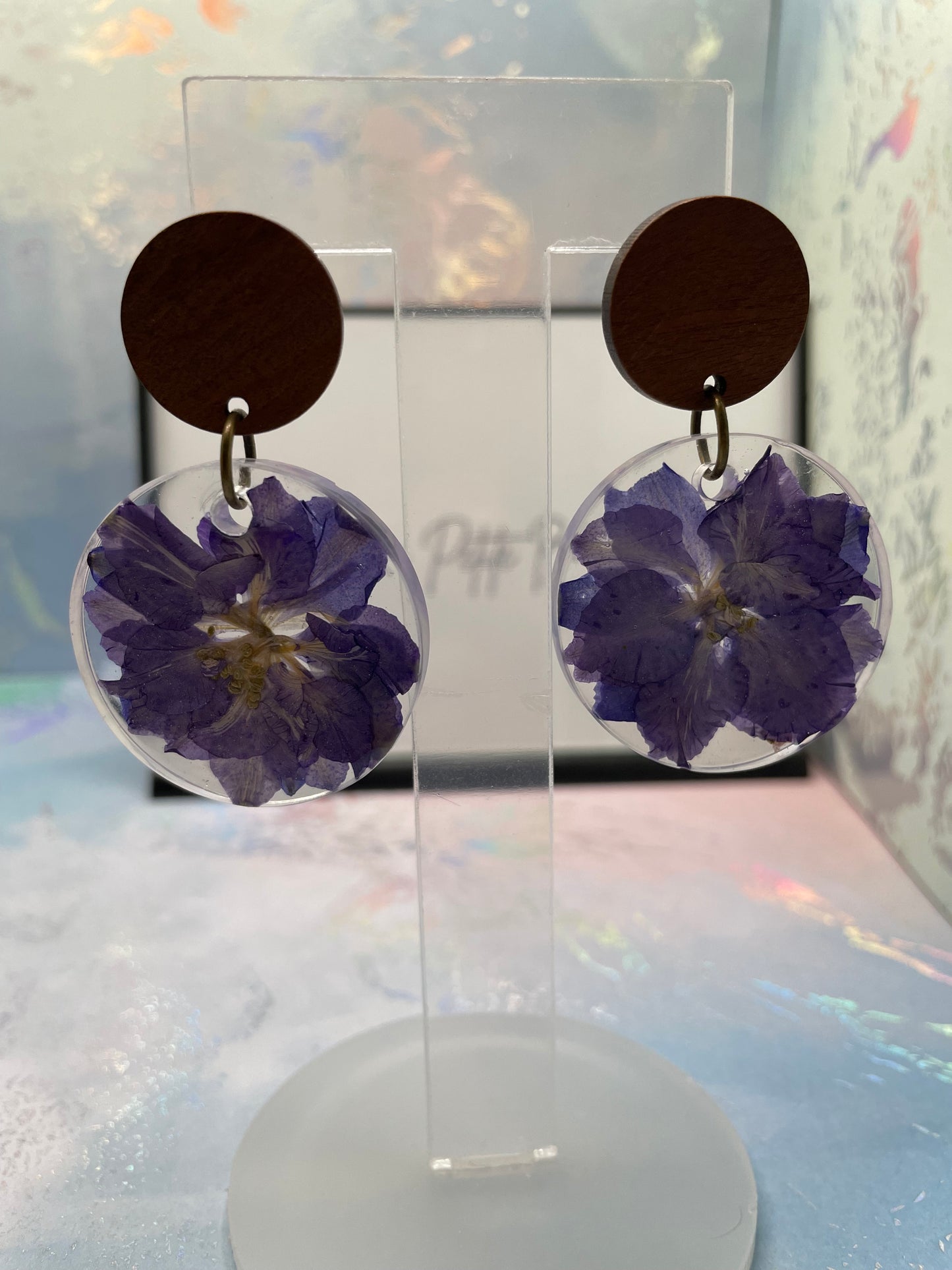 Boucles d'oreilles rondes fleur mauve - SANS NICKEL