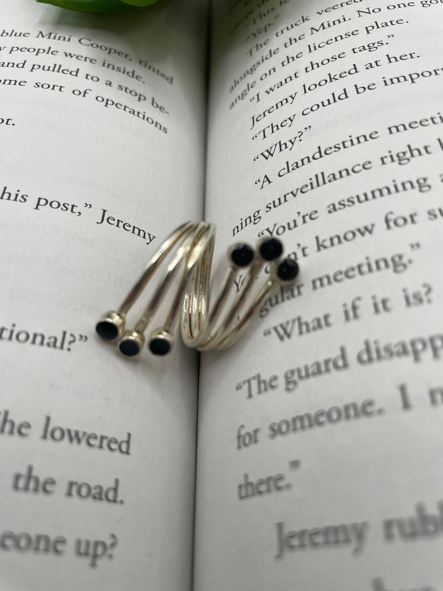 Six-Stone Adjustable Black Resin Ring-Size 8US