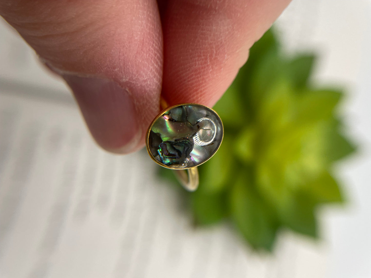 Gold Oval Shell Ring-Size 7½ US