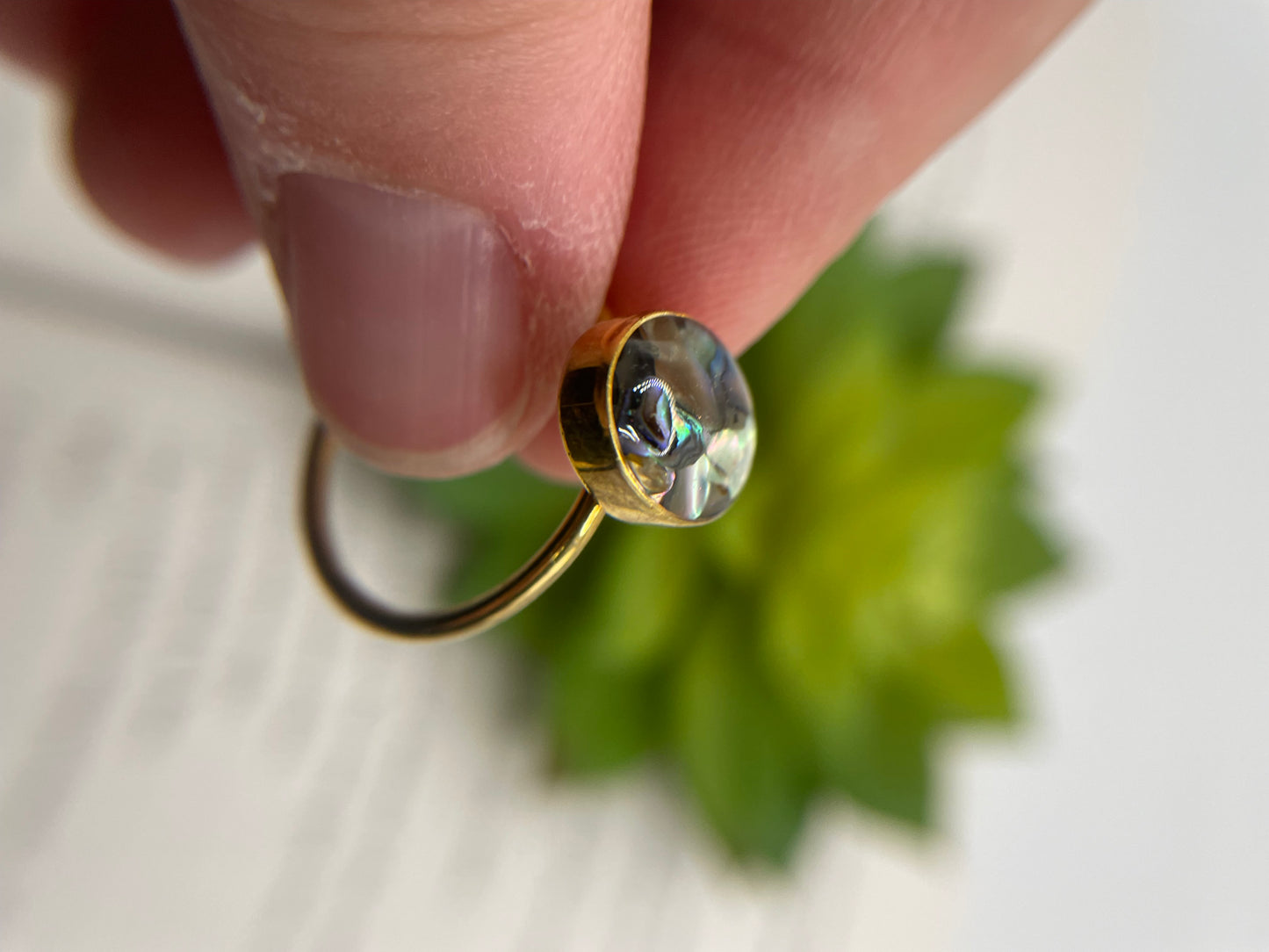 Gold Oval Shell Ring-Size 7½ US