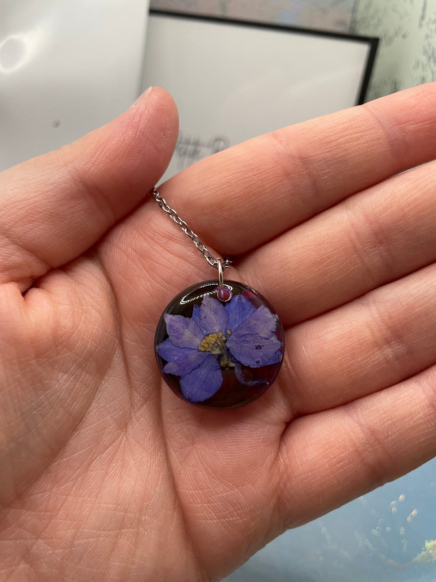 Fleur mauve sur fond rouge et mauve - 20''Acier Inoxydable