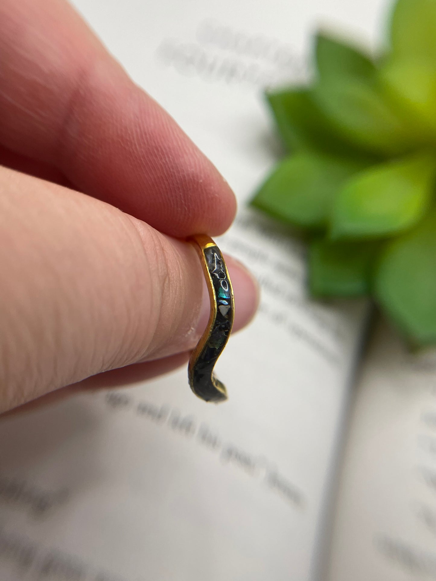 Gold Wave Shell Band Ring-Size 11US