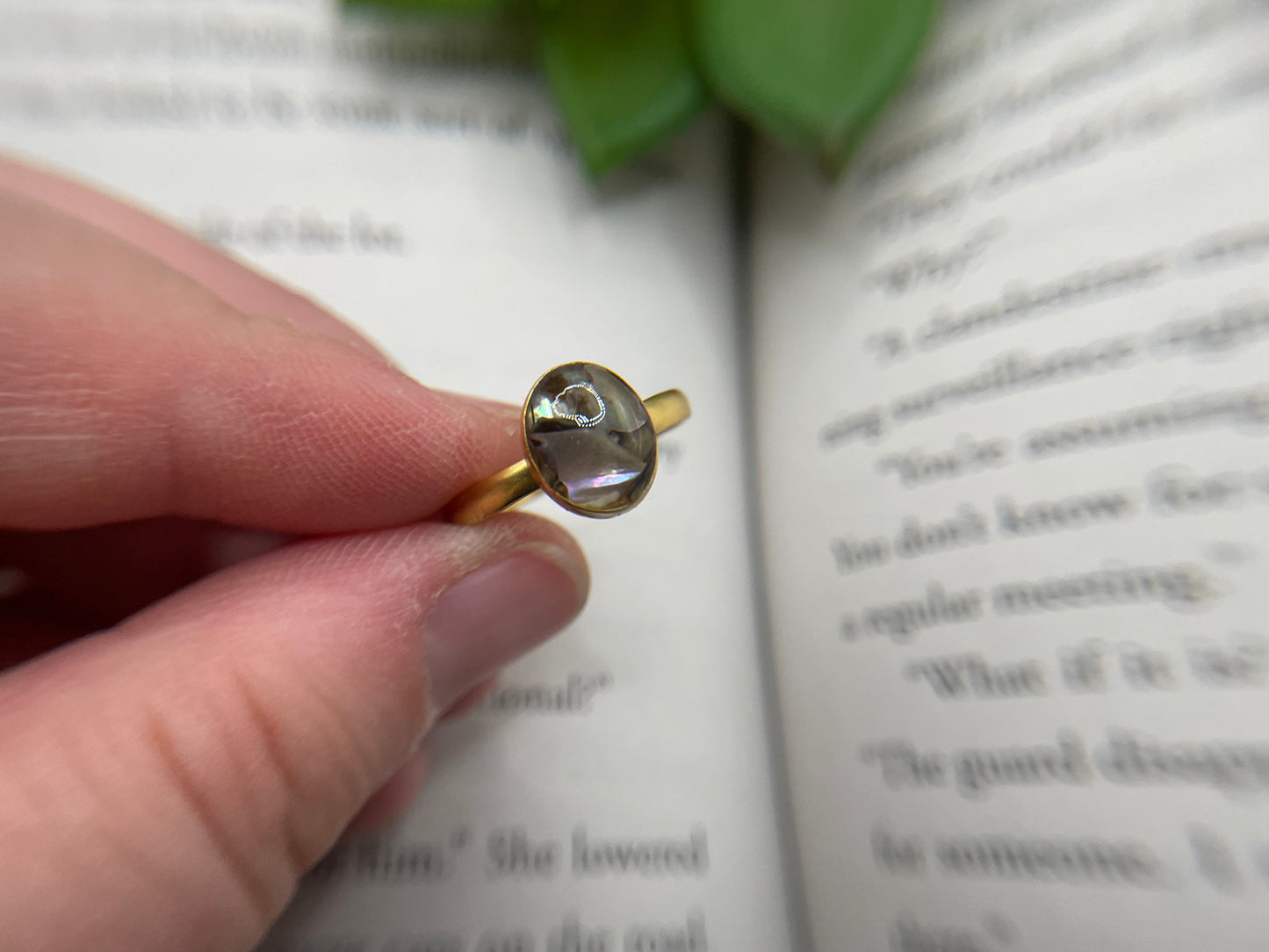 Oval Shell Gold Ring- Size 8US