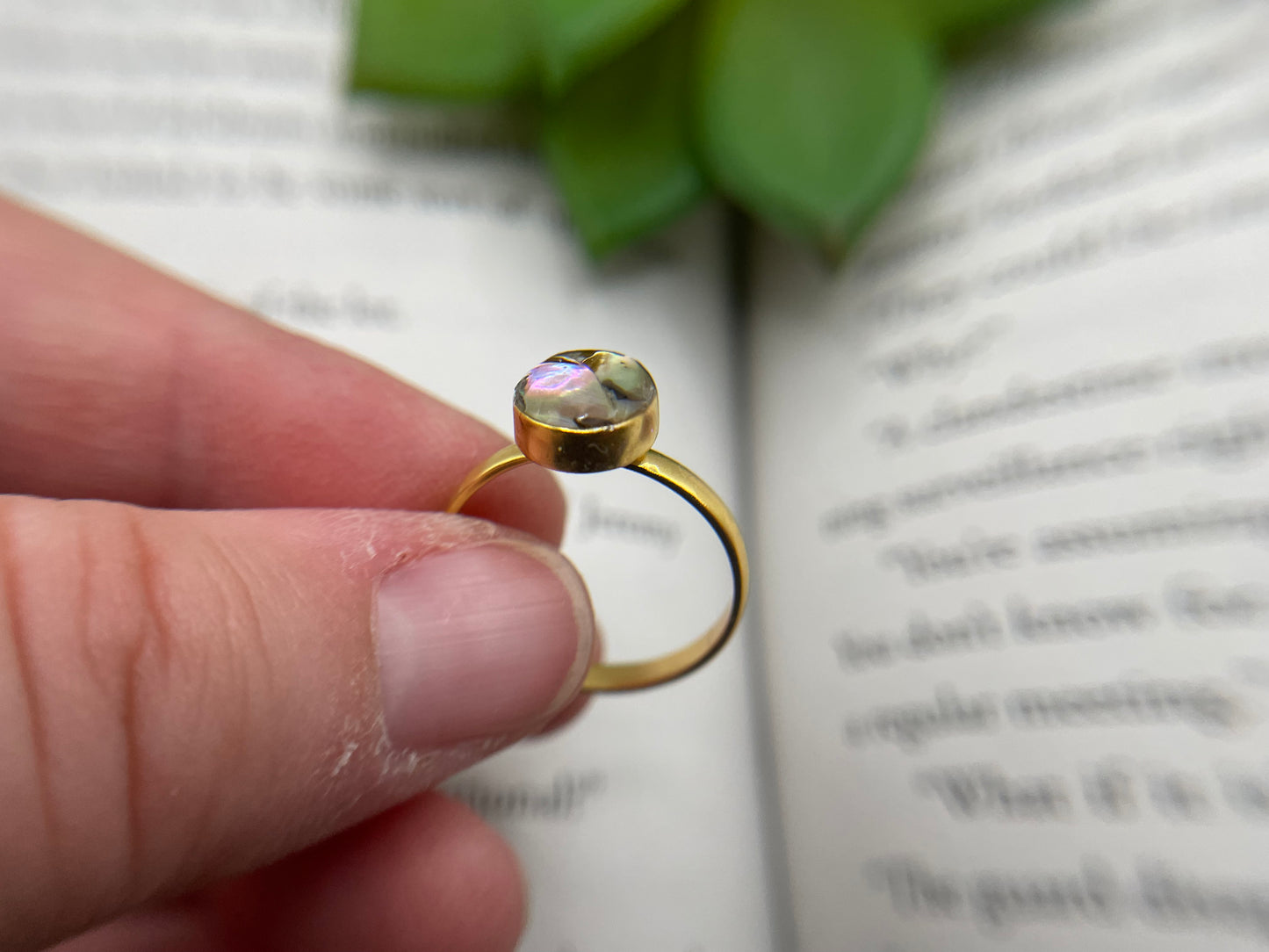 Oval Shell Gold Ring- Size 8US