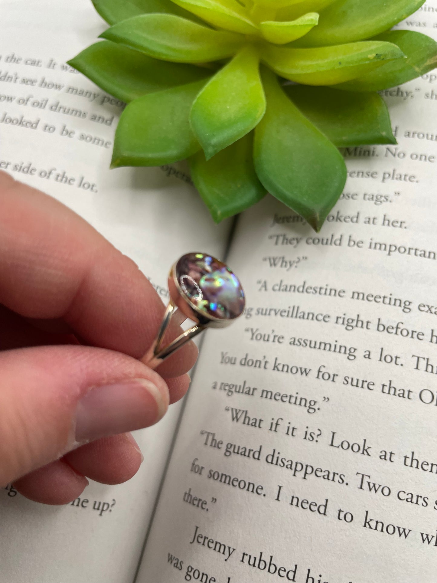 Oval Pink Shell Split Band Ring-Size 8US