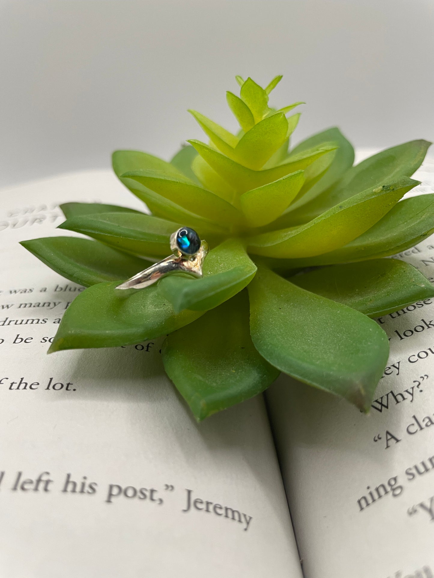 Blue Shell Crown Ring – Size 7 US