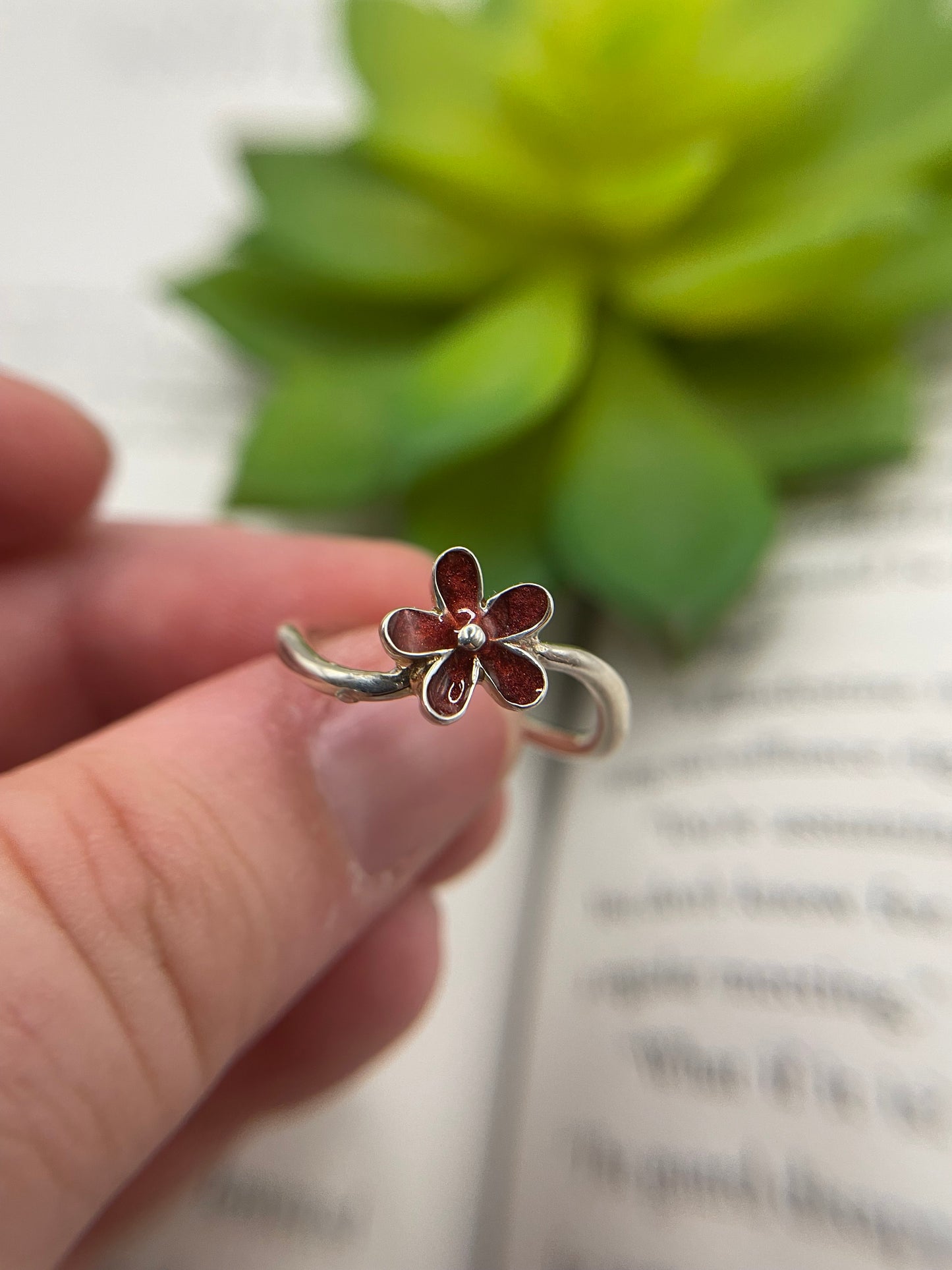 Red Flower Resin Ring – Size 7½ US