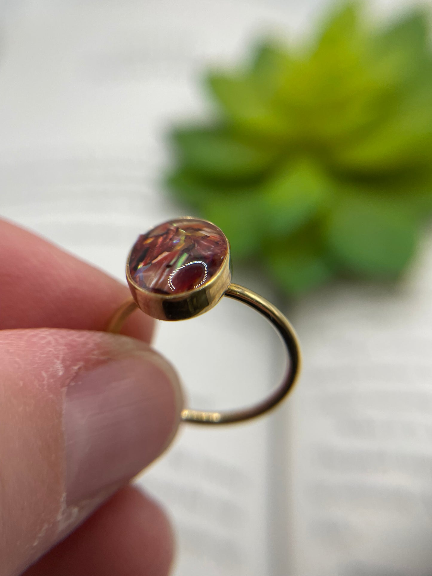 Gold-Plated Oval Red Shell Bezel Ring – Size 6½ US