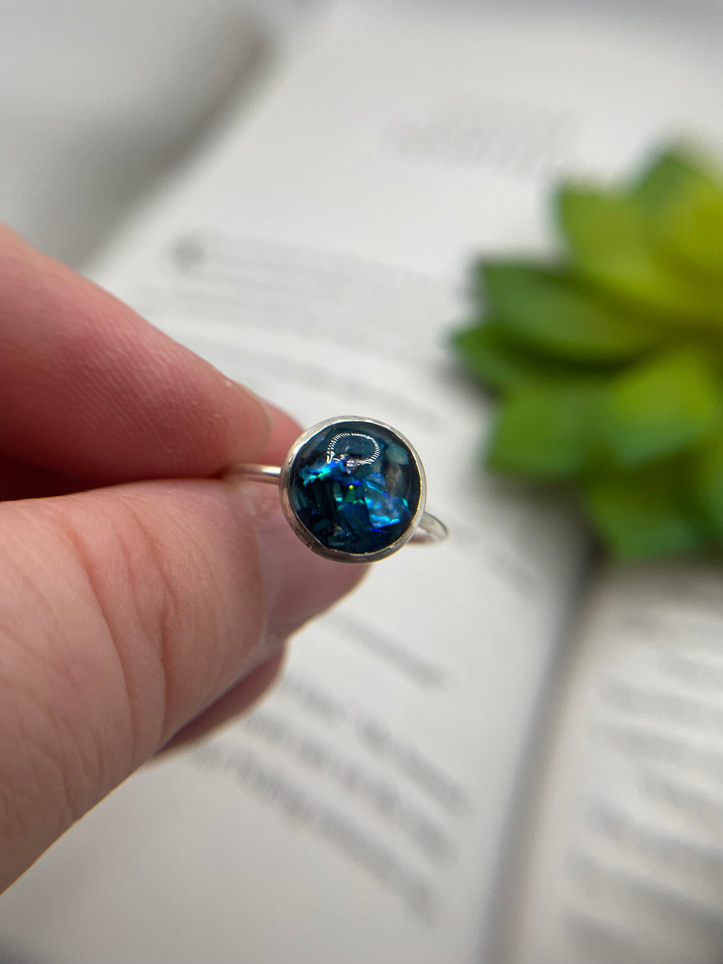 Band Cup Silver Blue Shell Ring – Size 7½ US