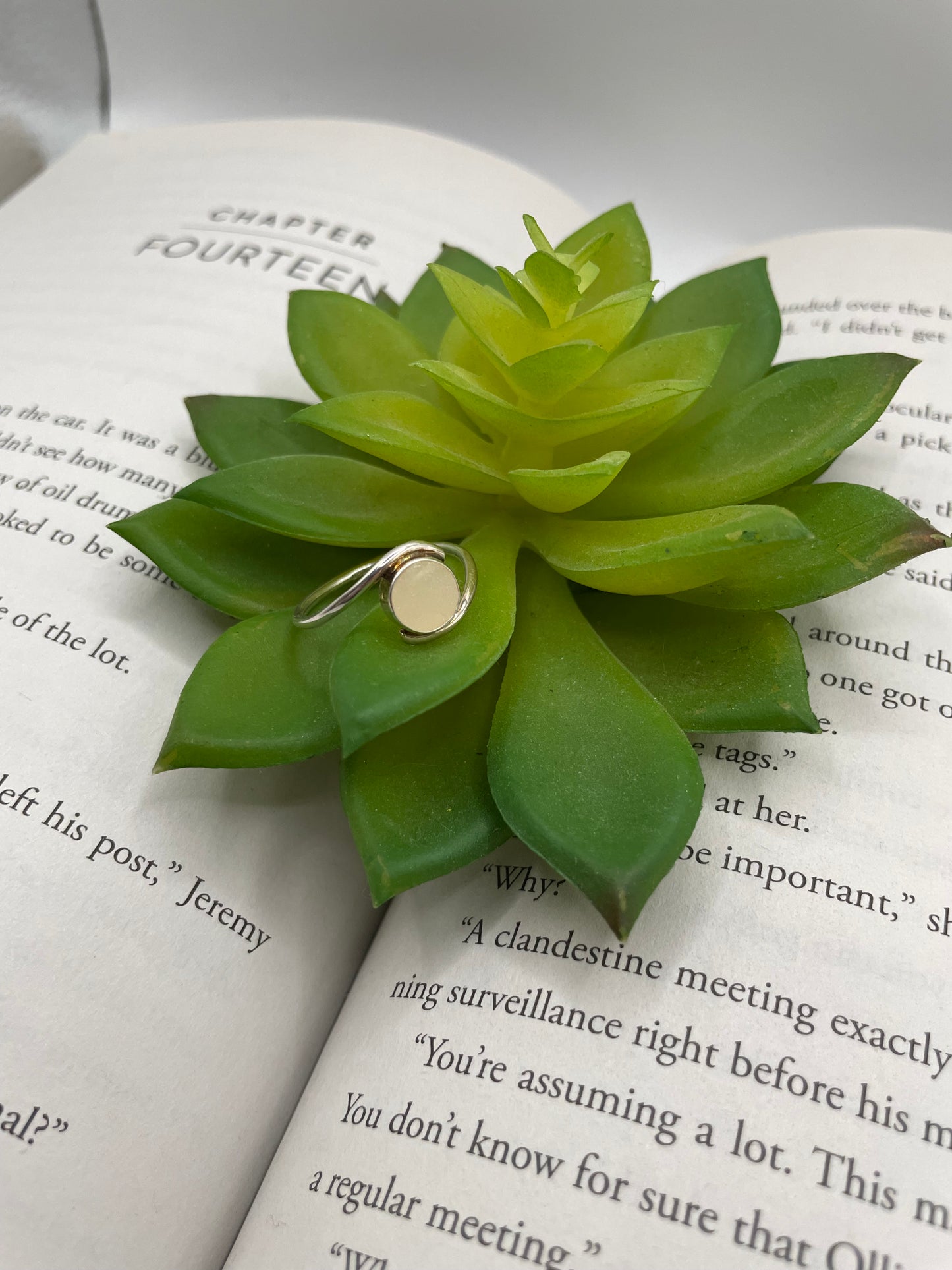 Sterling Silver White Glitter Ring – Size 8½ US