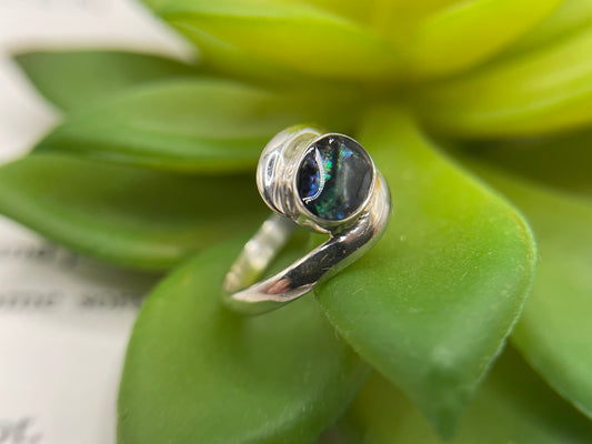 Collet Silver Oval Shell Ring – Size 4½ US