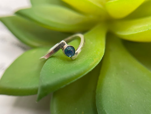 Collet Round Silver Ring with blue Shell - Size 4 1/2 US