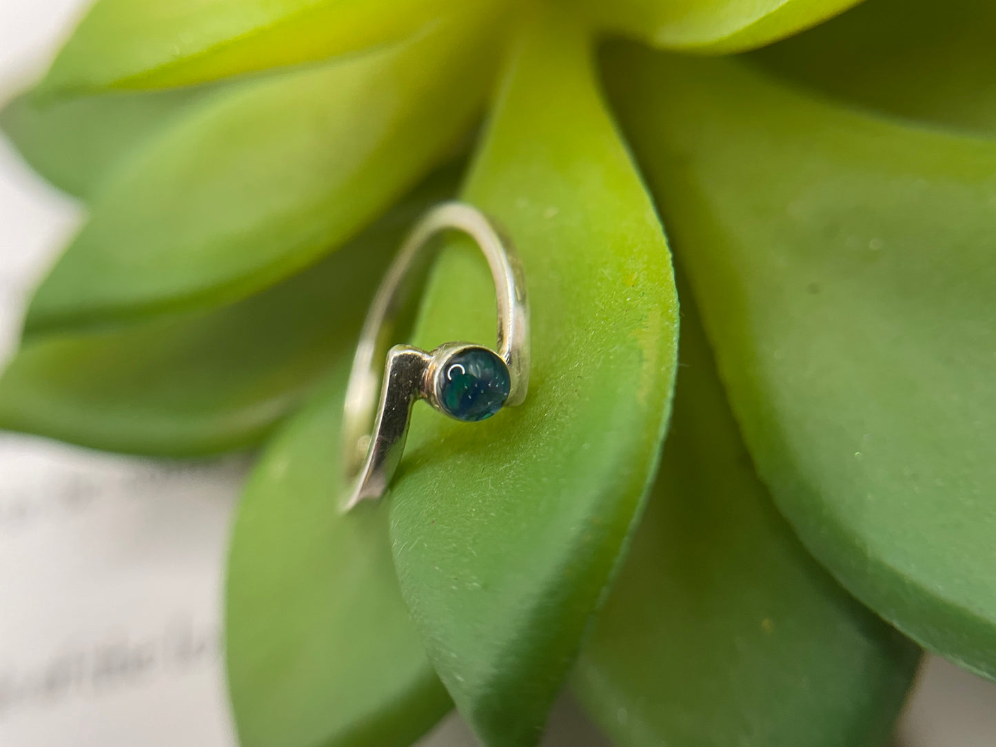 Collet Round Silver Ring with blue Shell - Size 4 1/2 US
