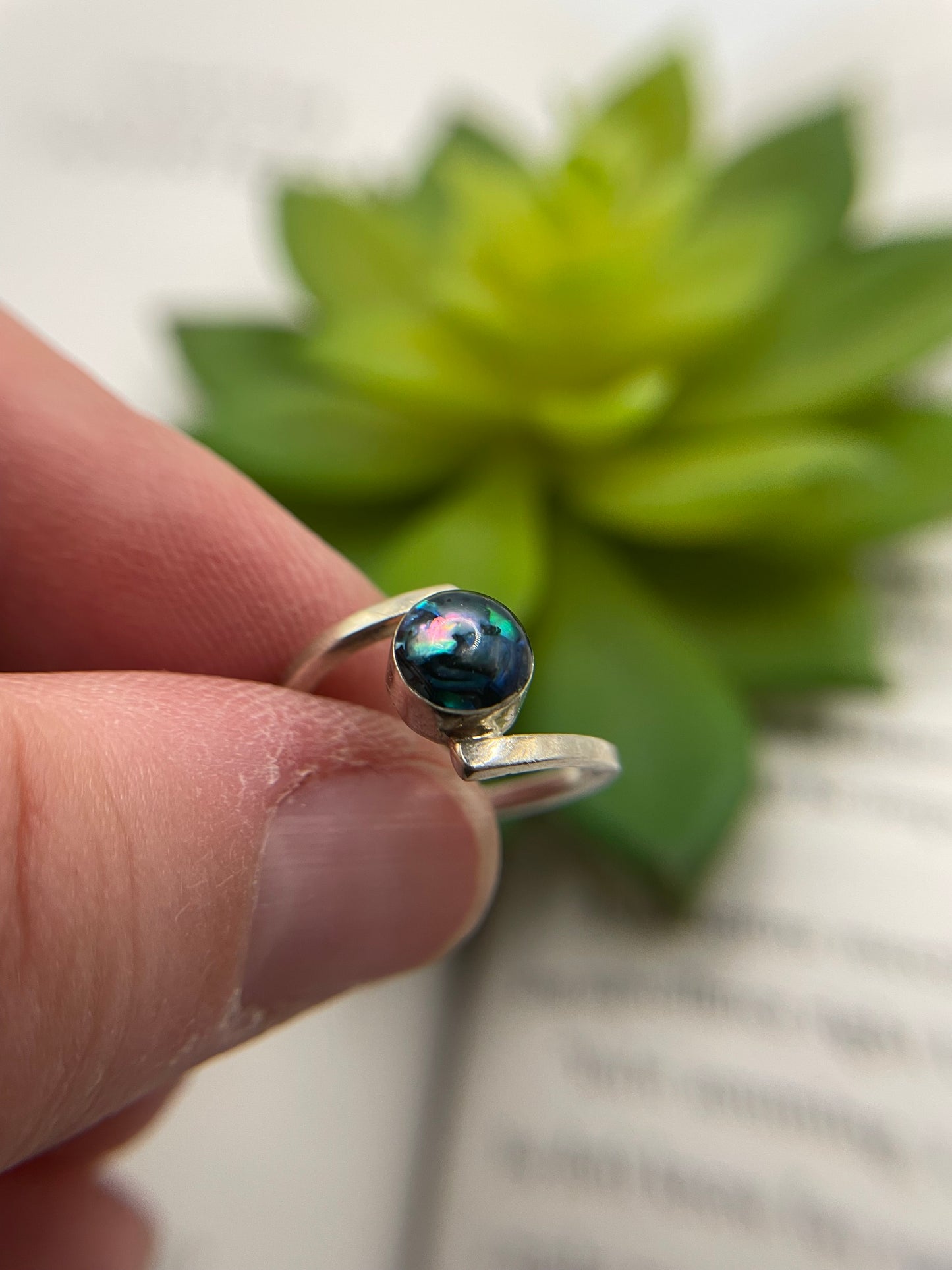 Collet Round Ring with Blue Shell – Size 4½ US