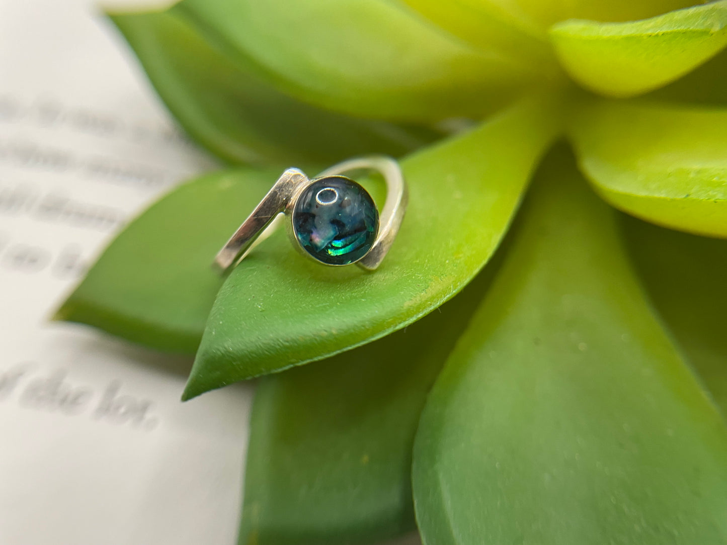 Collet Round Ring with Blue Shell – Size 4½ US