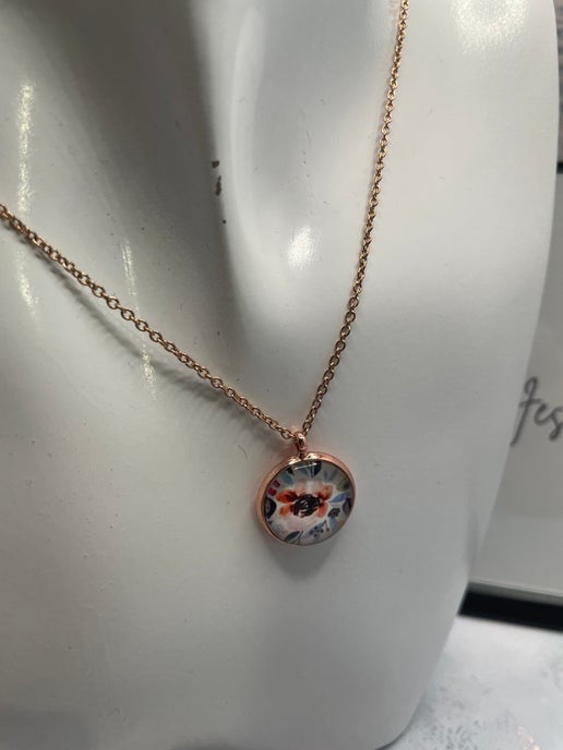 Collier Fleurs sur cabochon or rose - 17'' Acier Inoxydable