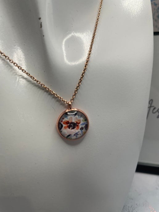 Collier Fleurs sur cabochon or rose - 17'' Acier Inoxydable