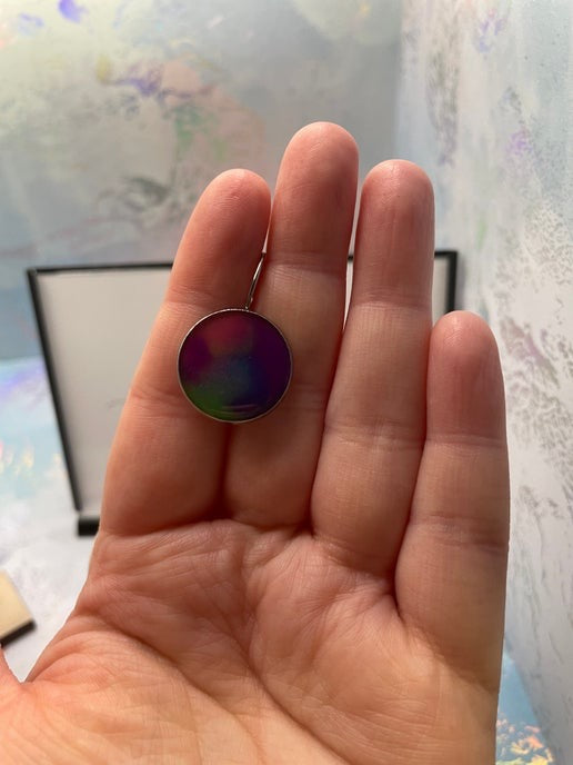 Boucles d'oreilles dormeuse aurore boréale brille dans le noir – Acier Inoxydable