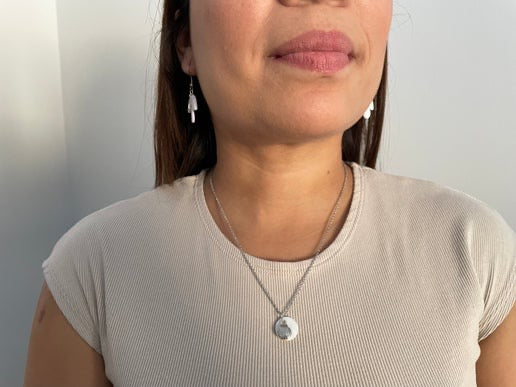 Silver Clam On Shell Necklace - 18''STAINLESS STEEL