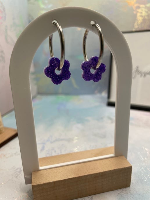 Boucles d'oreilles créoles en argent et fleur mauve scintillante - Acier inoxydable