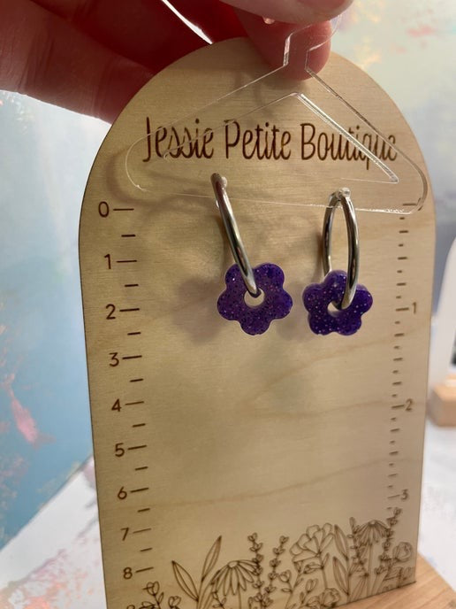 Boucles d'oreilles créoles en argent et fleur mauve scintillante - Acier inoxydable