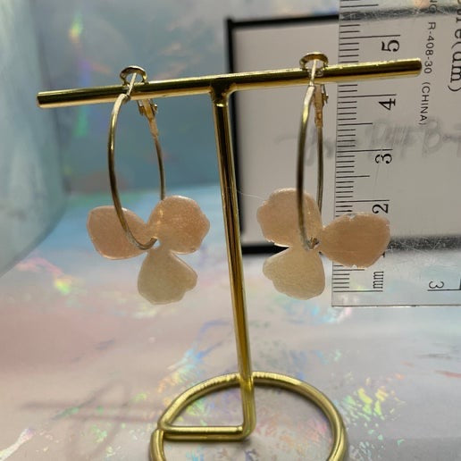 Resin White-Coral Pansy Earrings on Silver Hoop