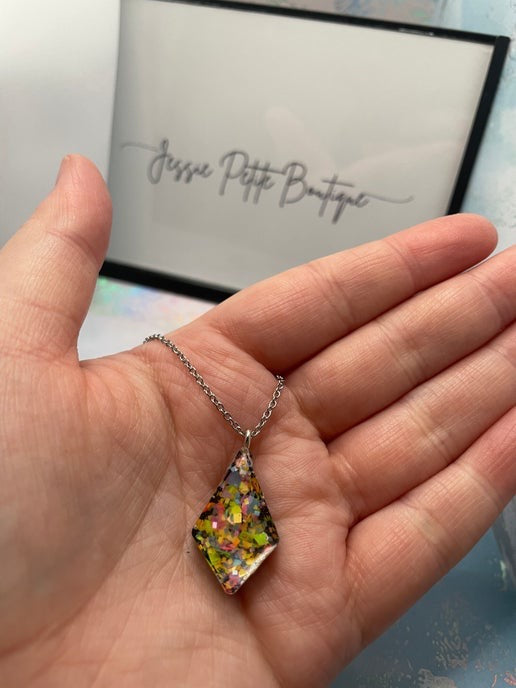 Collier pendentif funky losange - 20'' Acier inoxydable + 
Sans nickel