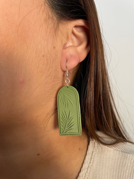 Ensemble arche verte olive avec feuillage– Sans nickel 