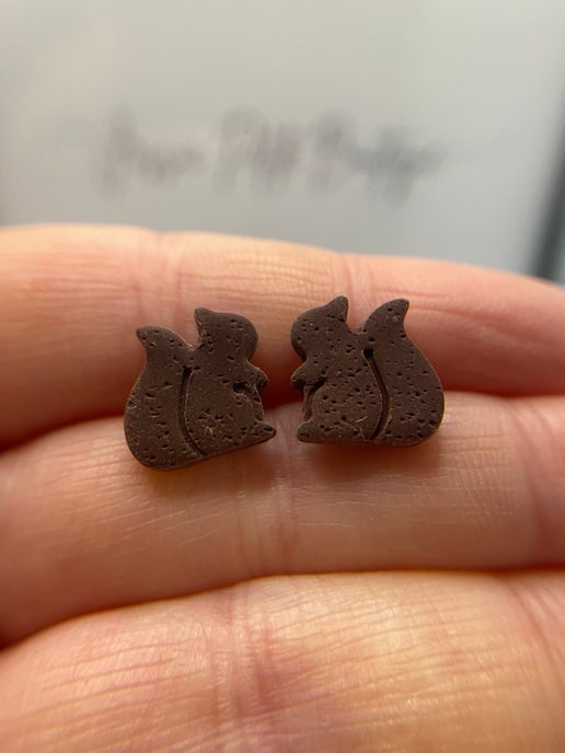 Bouton d'oreilles écureuil brun