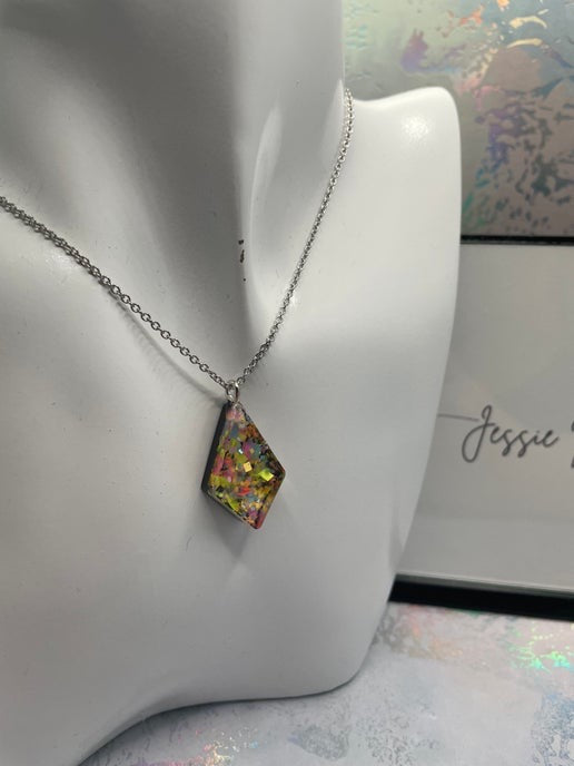 Collier pendentif funky losange - 20'' Acier inoxydable + 
Sans nickel