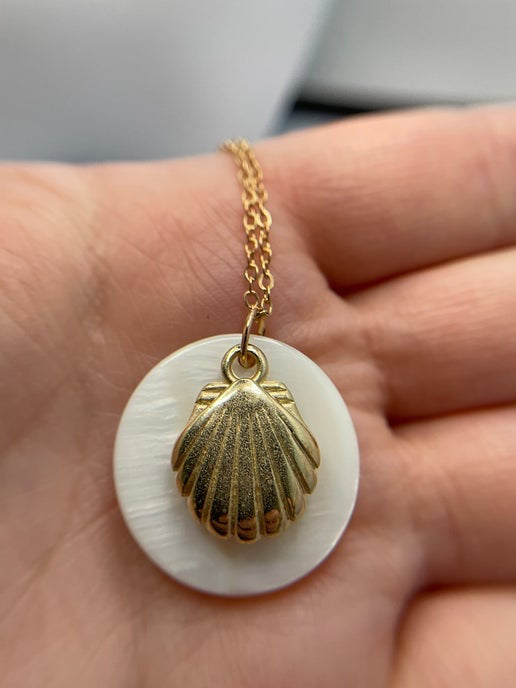 Gold Clam On Shell 21'' Gold Chain-Nickel Free