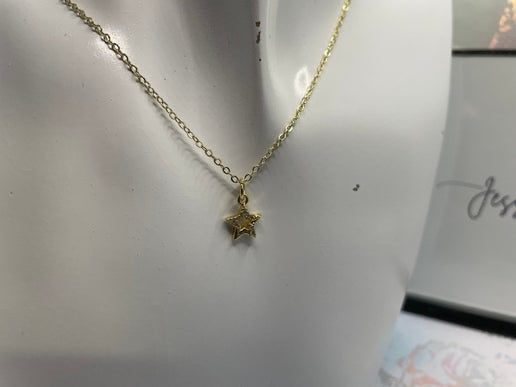 Small Gold Star+Zirconia Necklace–18''Sans Nickel