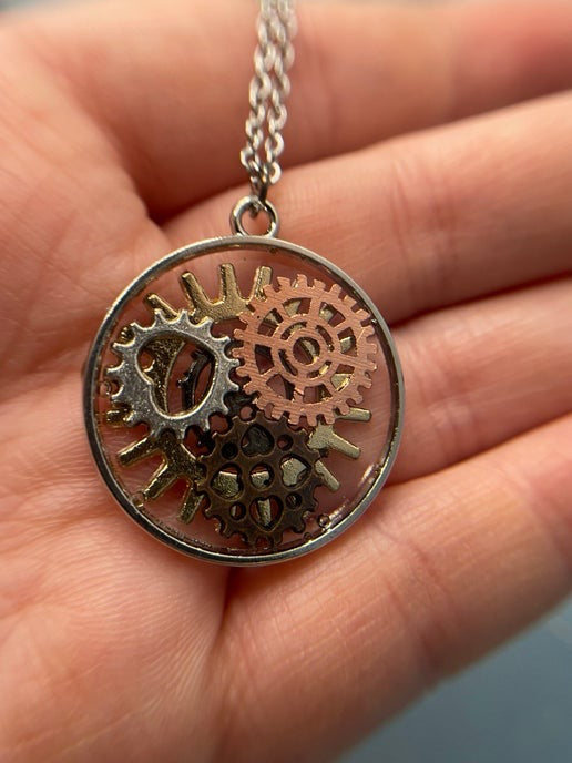 Collier Pendentif mécanisme d'horloge 22'' Acier Inoxydable + sans nickel