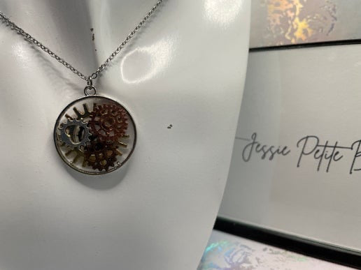 Collier Pendentif mécanisme d'horloge 22'' Acier Inoxydable + sans nickel