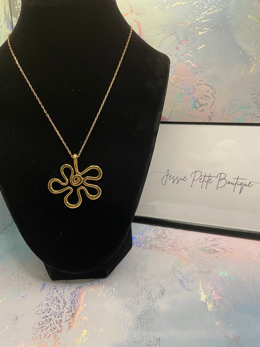 Collier grosse fleur dorée – 23'' sans nickel