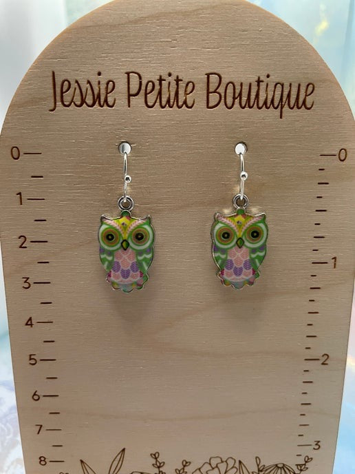 Boucles d'oreilles pendantes en émail motif hibou (4 options de couleurs)