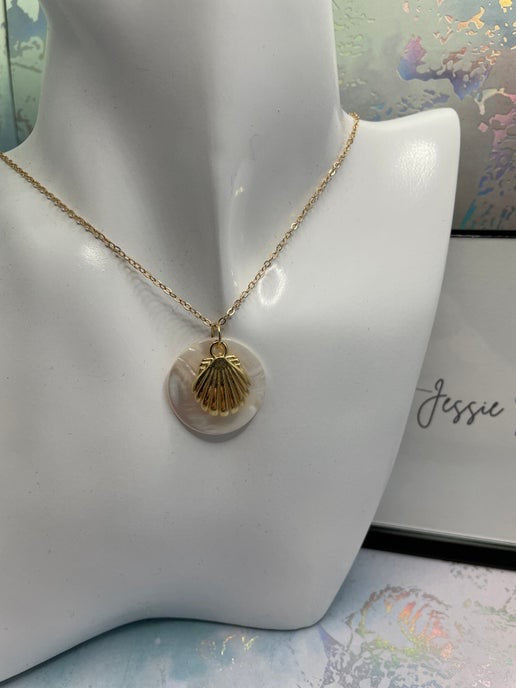 Gold Clam On Shell 21'' Gold Chain-Nickel Free