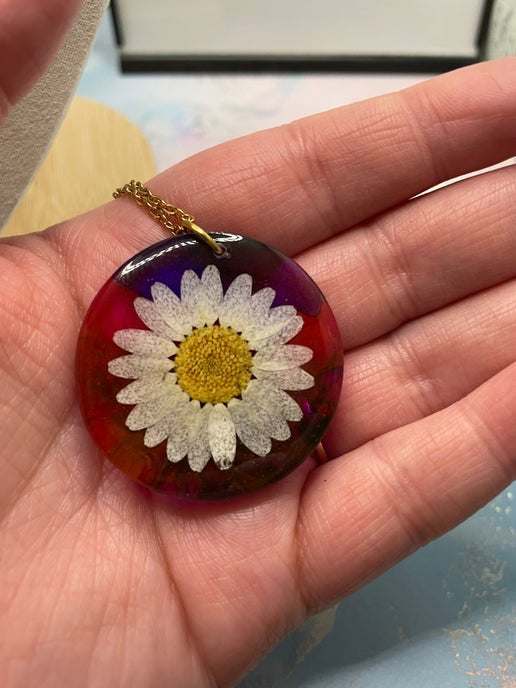 Collier avec pendentif rond marguerite rose et violet - Acier inoxydable