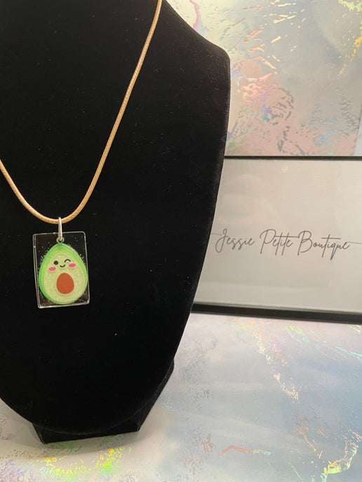 Collier pendentif avocat - 17''corde