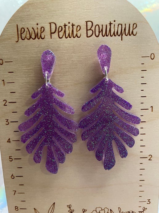 Caroline : Boucles d'oreilles violettes scintillantes – Hypoallergéniques