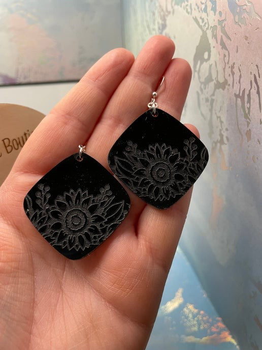 Boucles d'oreilles carrées tournesol