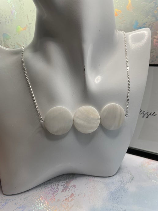 Collier coquillage - 23" SANS NICKEL + ACIER INOXYDABLE