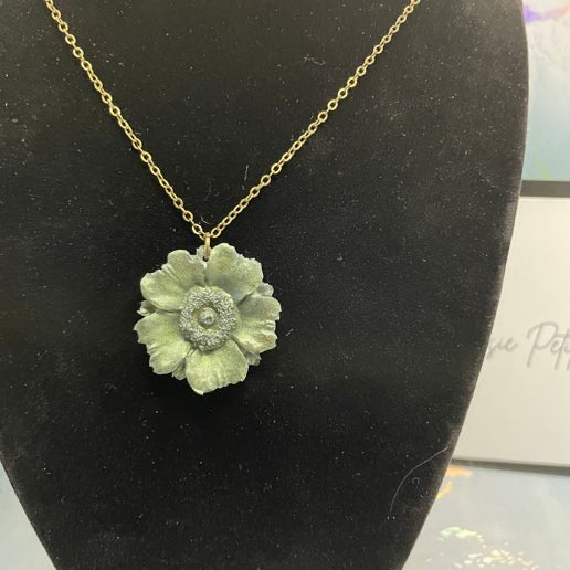 Collier Fleur d'anémone verte- 26''