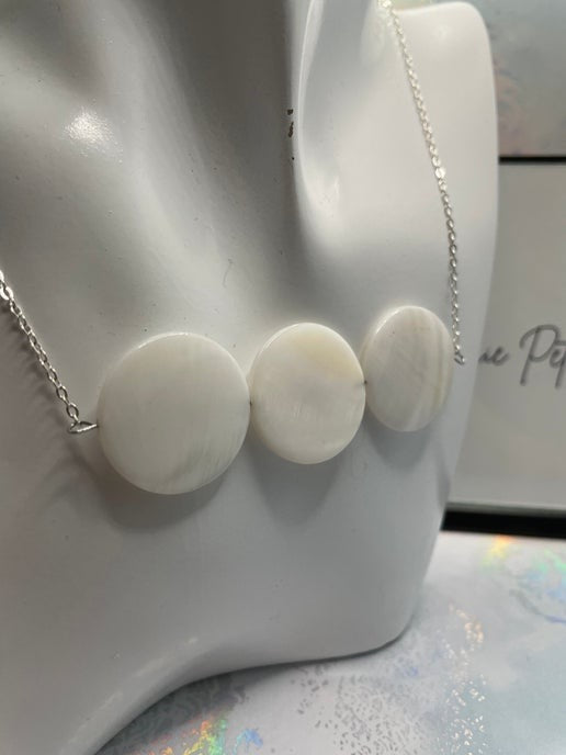 Collier coquillage - 23" SANS NICKEL + ACIER INOXYDABLE