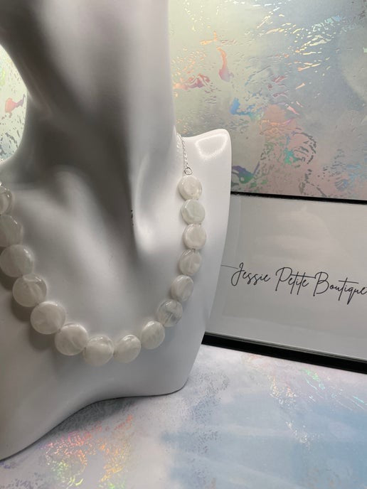 Collier de perles en marbre blanc 53 cm (sans nickel et acier inoxydable)
