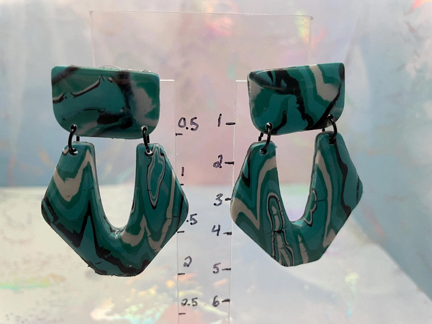 Boucles d'oreilles arches vert sarcelle marbré