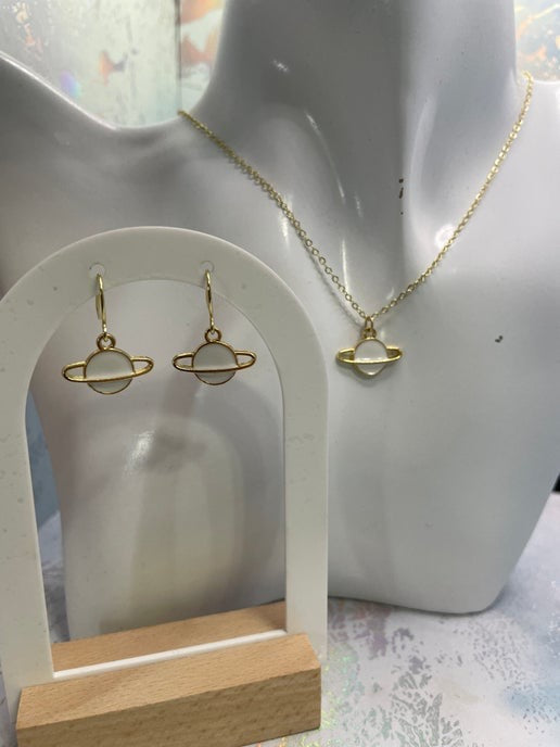 Small Planet Pendant Set- 19''