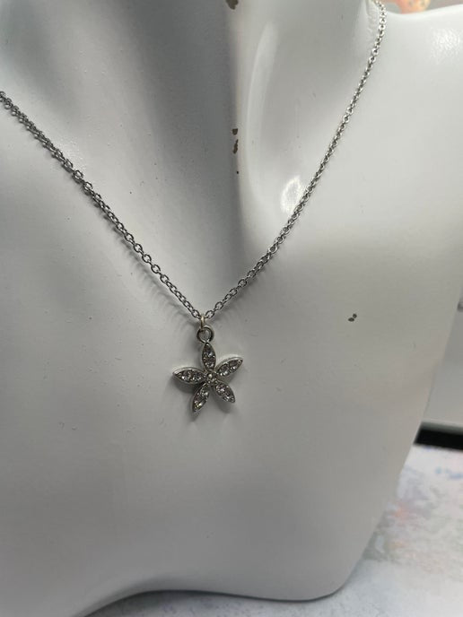 Zirconia Flower Necklace – 18'' Stainless Steel